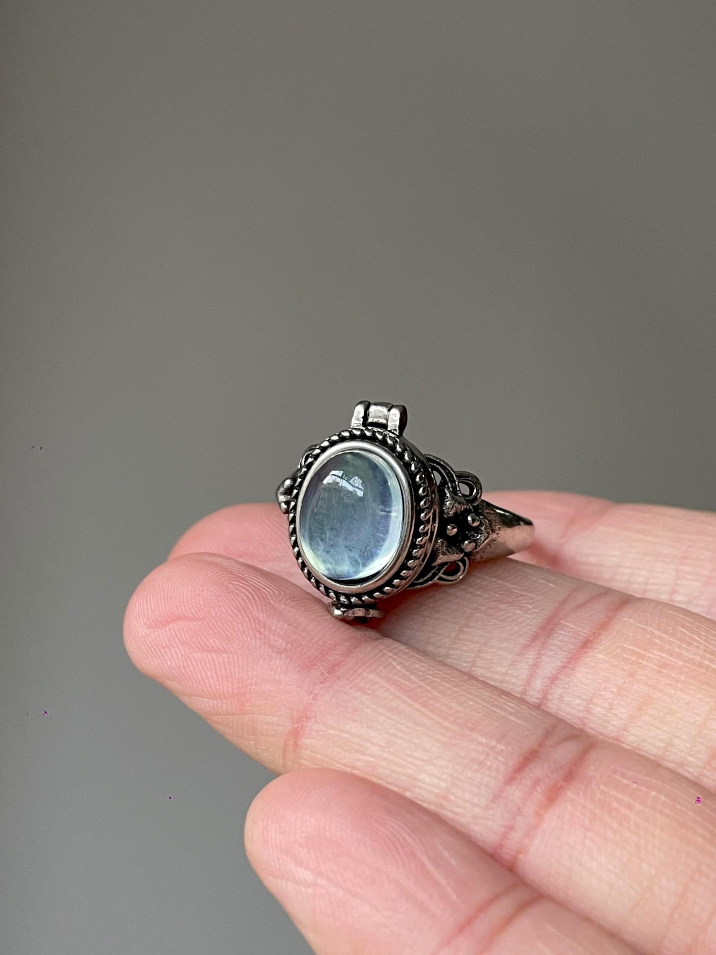 Antique exquisite ring